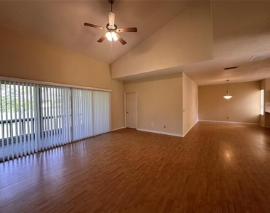 35 Magnolia Avenue - Photo Thumbnail 5