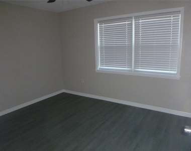 4416 Highland Lane - Photo Thumbnail 3