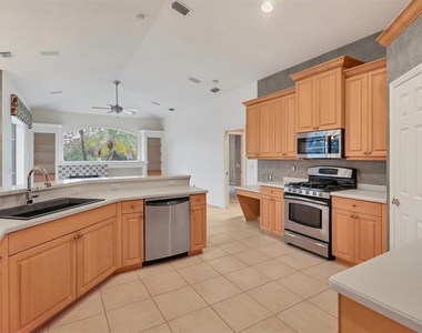4920 Old Oakleaf Drive - Photo Thumbnail 14