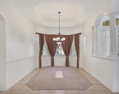 4920 Old Oakleaf Drive - Photo Thumbnail 9