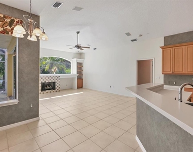 4920 Old Oakleaf Drive - Photo Thumbnail 10