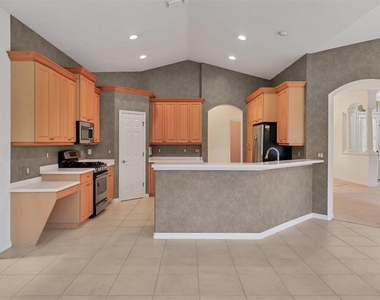 4920 Old Oakleaf Drive - Photo Thumbnail 12