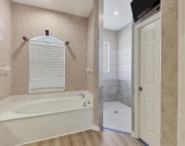 4920 Old Oakleaf Drive - Photo Thumbnail 22