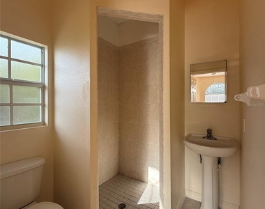 239 Venetia Avenue - Photo Thumbnail 15