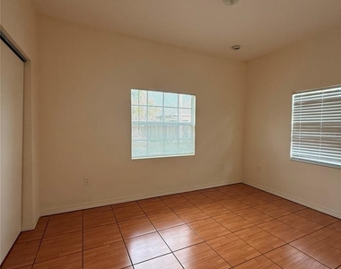 239 Venetia Avenue - Photo Thumbnail 7