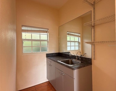 239 Venetia Avenue - Photo Thumbnail 9