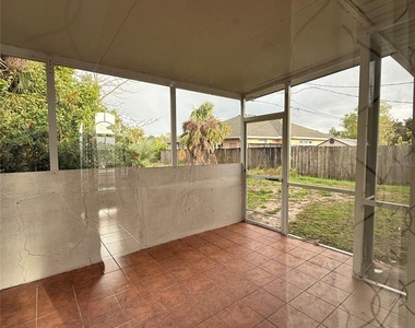 239 Venetia Avenue - Photo Thumbnail 16