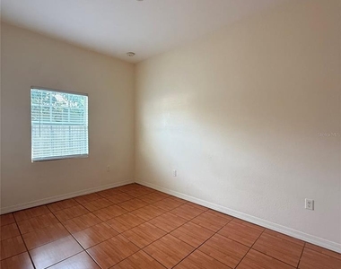 239 Venetia Avenue - Photo Thumbnail 12