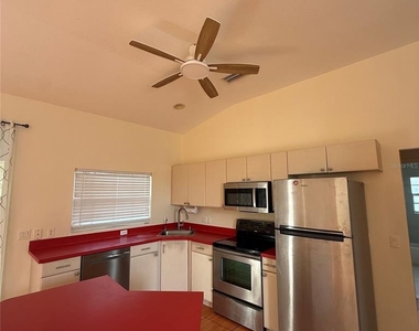 239 Venetia Avenue - Photo Thumbnail 5