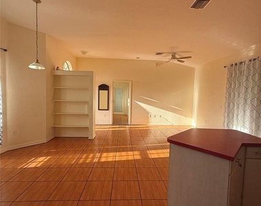 239 Venetia Avenue - Photo Thumbnail 3