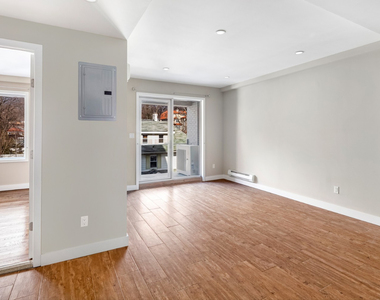 190-11 Hillside Avenue - Photo Thumbnail 1