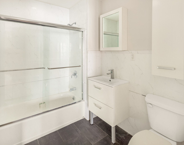 190-11 Hillside Avenue - Photo Thumbnail 3