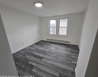 1136 Luzerne Street - Photo Thumbnail 17