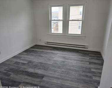 1136 Luzerne Street - Photo Thumbnail 7