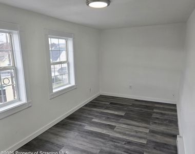 1136 Luzerne Street - Photo Thumbnail 4