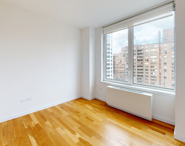 805 Columbus Ave - Photo Thumbnail 2