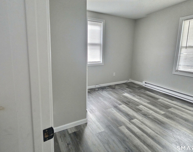 36 2nd Avenue - Photo Thumbnail 3