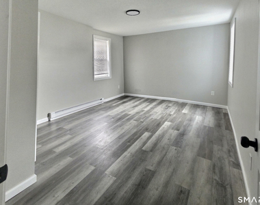 36 2nd Avenue - Photo Thumbnail 4