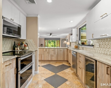 92 Kenmore Road - Photo Thumbnail 10