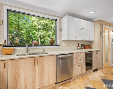 92 Kenmore Road - Photo Thumbnail 7