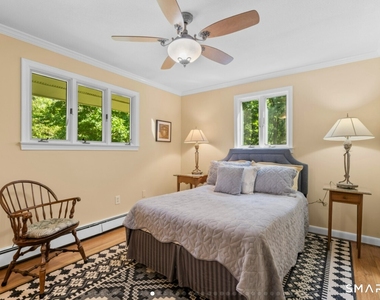 92 Kenmore Road - Photo Thumbnail 16