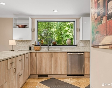 92 Kenmore Road - Photo Thumbnail 11
