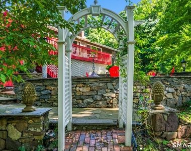 92 Kenmore Road - Photo Thumbnail 34