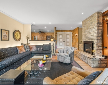 92 Kenmore Road - Photo Thumbnail 3