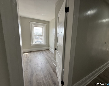 483 Barnum Avenue - Photo Thumbnail 15