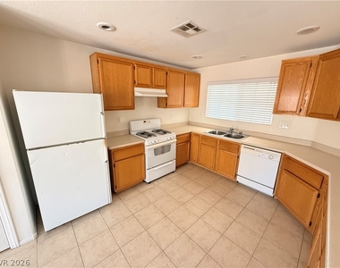 2416 Cockatoo Drive - Photo Thumbnail 7