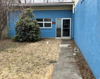 4 Erie Street - Photo Thumbnail 1