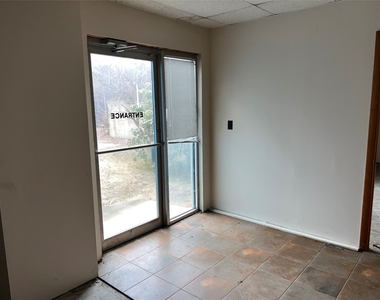 4 Erie Street - Photo Thumbnail 3