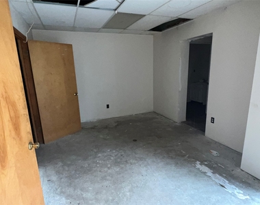 4 Erie Street - Photo Thumbnail 4