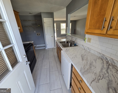 629 Hanson Street - Photo Thumbnail 3