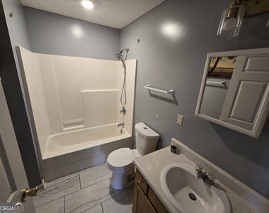 629 Hanson Street - Photo Thumbnail 6