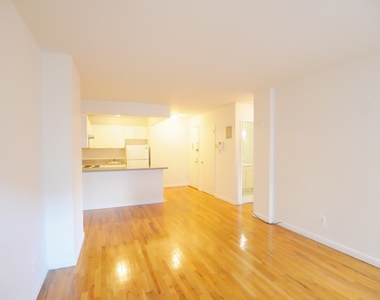 440 East 88th Street - Photo Thumbnail 3