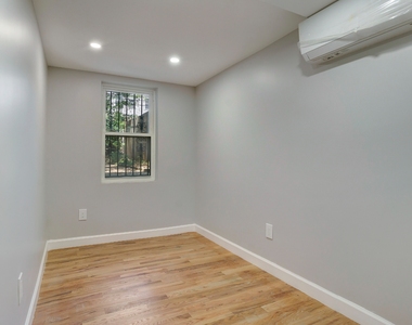 75 Woodbine Street - Photo Thumbnail 5