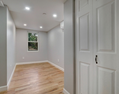 75 Woodbine Street - Photo Thumbnail 6