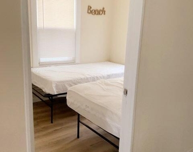 323 14th Avenue - Photo Thumbnail 2
