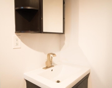 323 14th Avenue - Photo Thumbnail 6