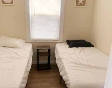 323 14th Avenue - Photo Thumbnail 3
