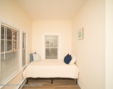 323 14th Avenue - Photo Thumbnail 12