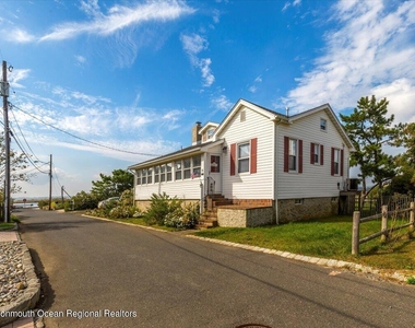 15 Riverview Road - Photo Thumbnail 1