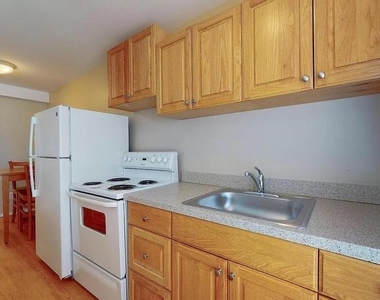 590 Ocean Avenue - Photo Thumbnail 4