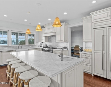 1200 Bay Avenue - Photo Thumbnail 8