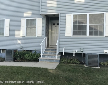 112 Morris Avenue - Photo Thumbnail 2