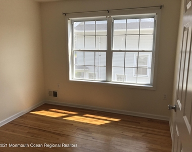 112 Morris Avenue - Photo Thumbnail 11