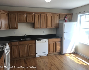 112 Morris Avenue - Photo Thumbnail 3