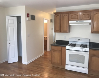 112 Morris Avenue - Photo Thumbnail 6
