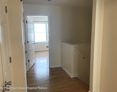 112 Morris Avenue - Photo Thumbnail 17